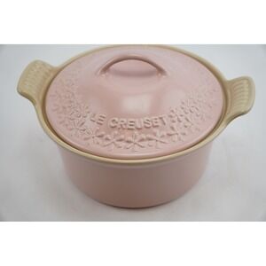 Le Creuset Fleur Collection Sugar Pink Stoneware Round Casserole Dish Lid 3qt